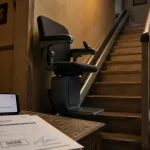 Aide monte escalier : devis et MaPrimeAdapt’ pour financer un monte-escalier